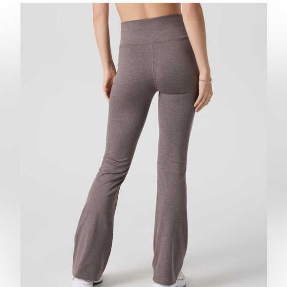 Vuori flare pants size medium - Picture 3 of 12